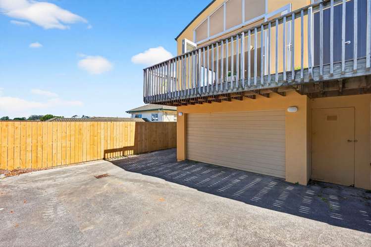 2/10 Windsor Place Mairangi Bay_24