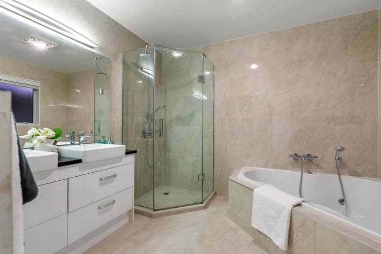 24 Mackay Drive Greenhithe_13