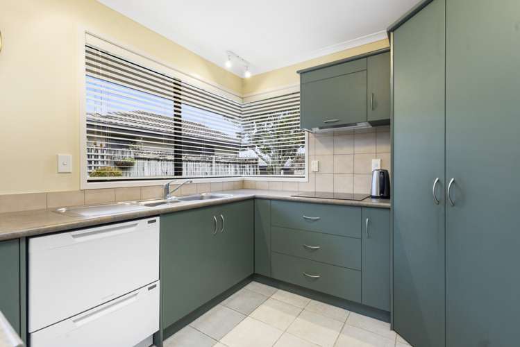 4 Lavenham Place Rototuna North_5