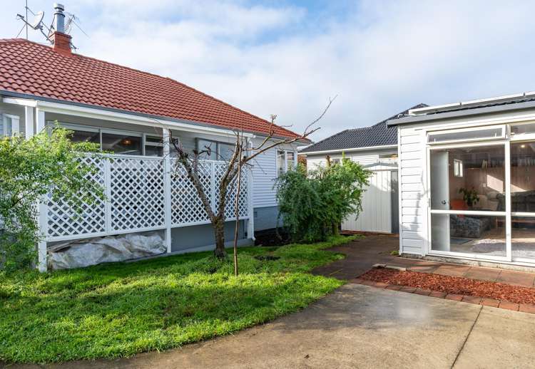 61 Macfarlane Street Hamilton East_16