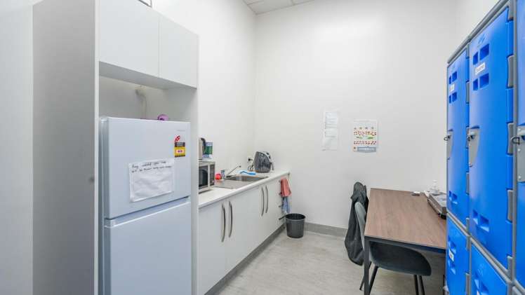 Unit 2, 303 Colombo Street City Centre_15