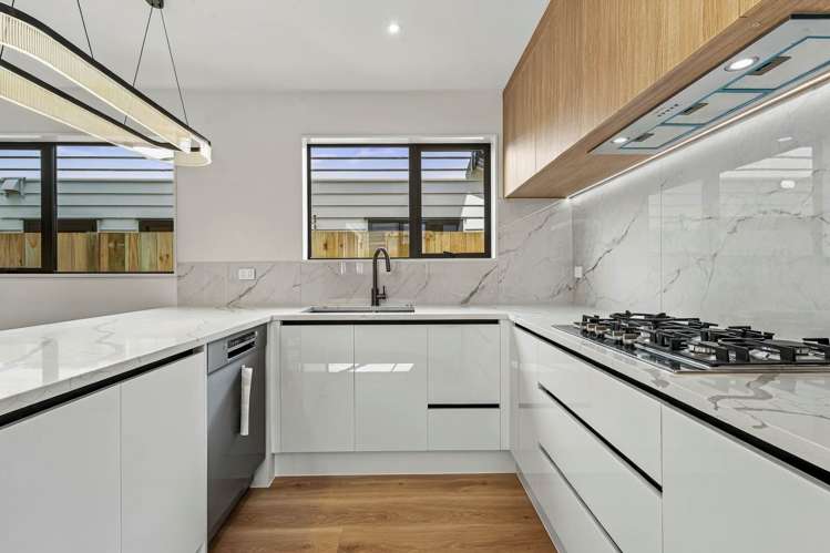 2/19 Maugham Drive Bucklands Beach_14