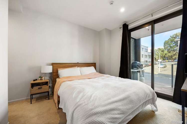 03/27g Enfield Street Mount Eden_7