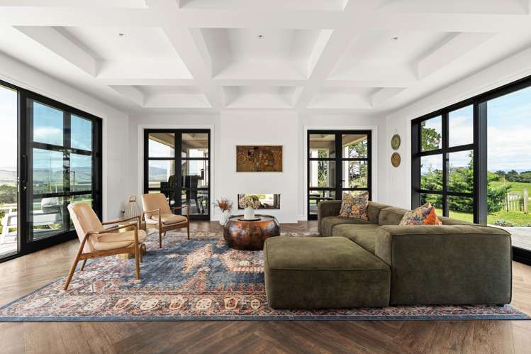 83 Charles Robert Drive Kahutara_12