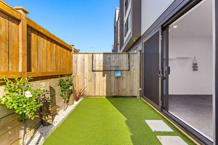 7/27 Carole Crescent Pakuranga Heights_5