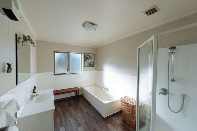 9 Esplanade Kaka Point_11