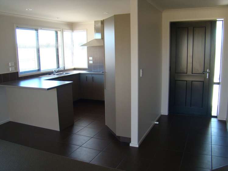 85 Farringdon Avenue Rototuna North_4