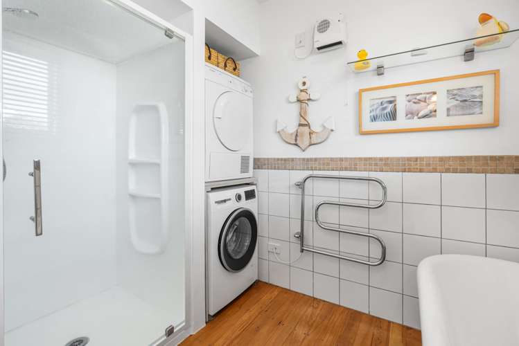 71 Main Road Redcliffs_13