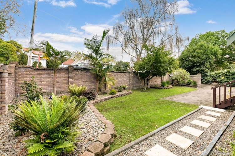 152 The Drive Epsom_4