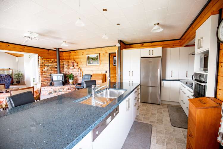 545 State Highway 25 Waitakaruru_10