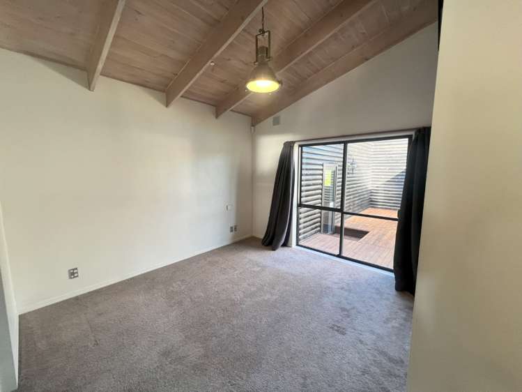 101 College Place 11233_13