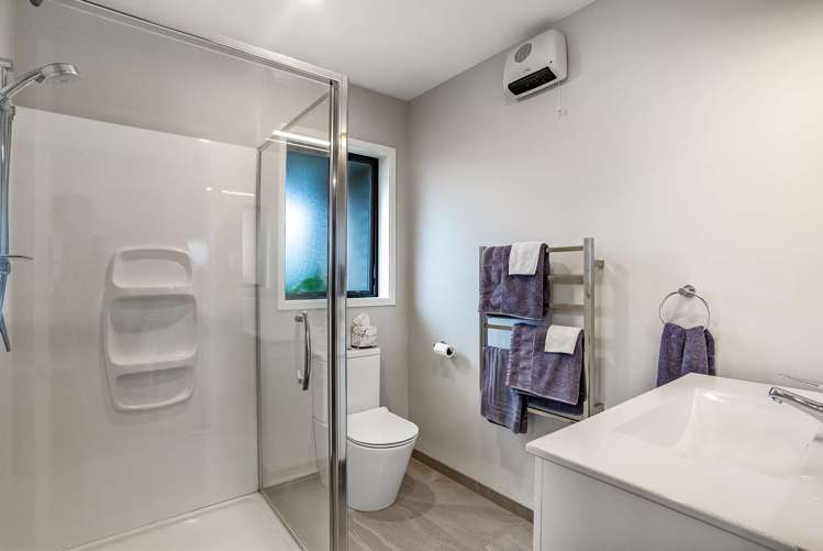 57 Sunline Avenue Lincoln_13