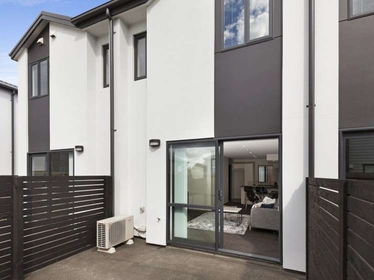 27/17 Bunyan Street Waltham_9