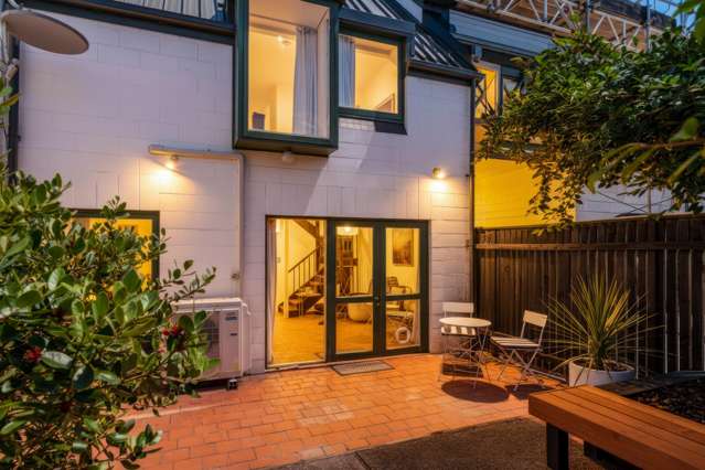 Stylish 2-Bedroom Gem in Merivale