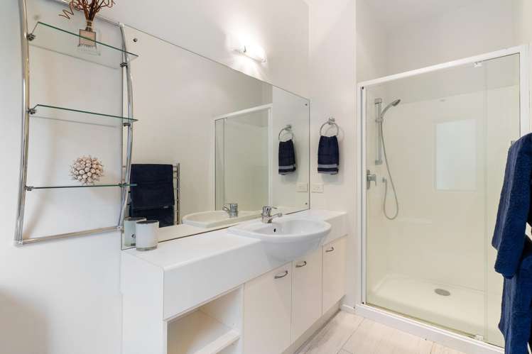 1/12 Herons Way Northcote_14