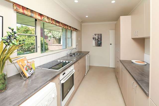 3 Huia Avenue Forest Lake_2