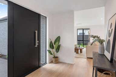 32 Bridgehampton Drive_3