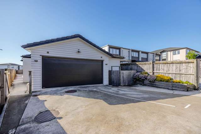 Spacious One-Level Family Living with 2 Ensuites