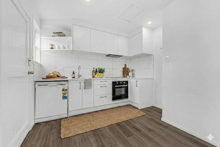 2/34 Plumley Crescent Mangere_3