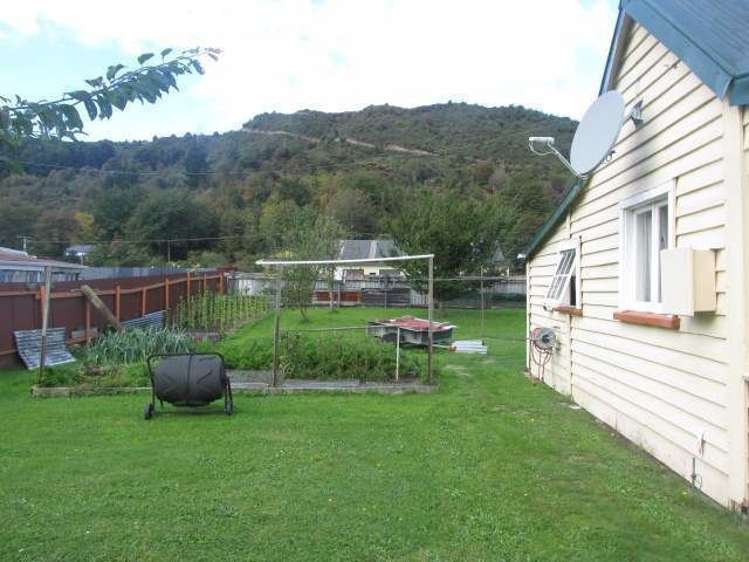 15 Walsh Street Reefton_11