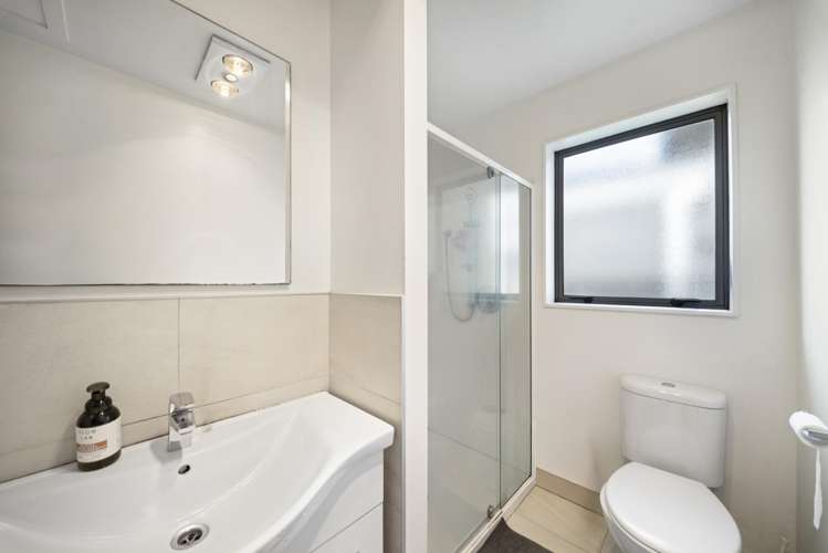6 Adina Lane Wiri_10