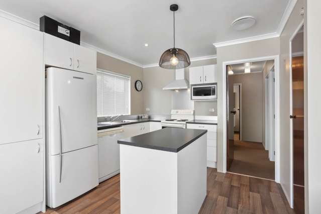 3/1 Frank Evans Place Henderson_3