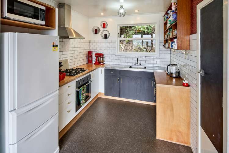 16 Voltaire Street Karori_18