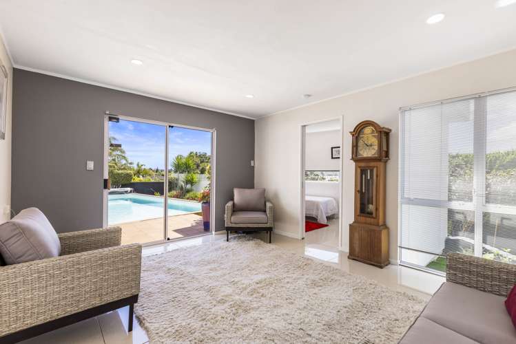 100 Bramley Drive Farm Cove_12