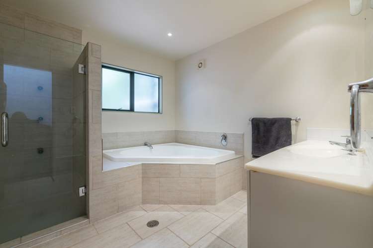 59 Laingholm Drive Laingholm_17