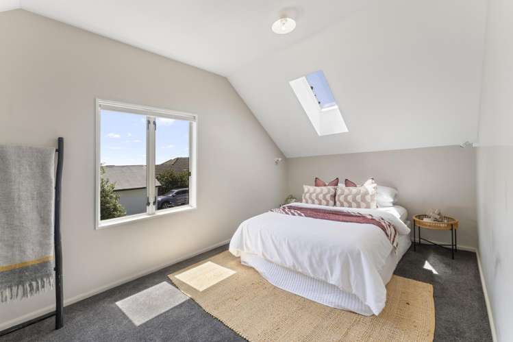 2 Delaware Crescent Russley_12