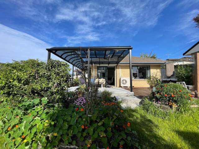 8 Earnslaw Crescent Clover Park_2