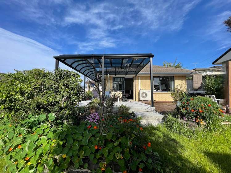 8 Earnslaw Crescent Clover Park_2