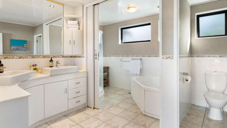 554 Kingseat Road Patumahoe_22