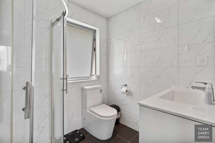 11 Phar Lap Crescent Takanini_10