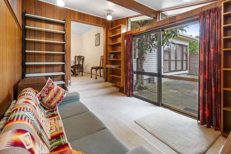 8 Henare Street West End_10