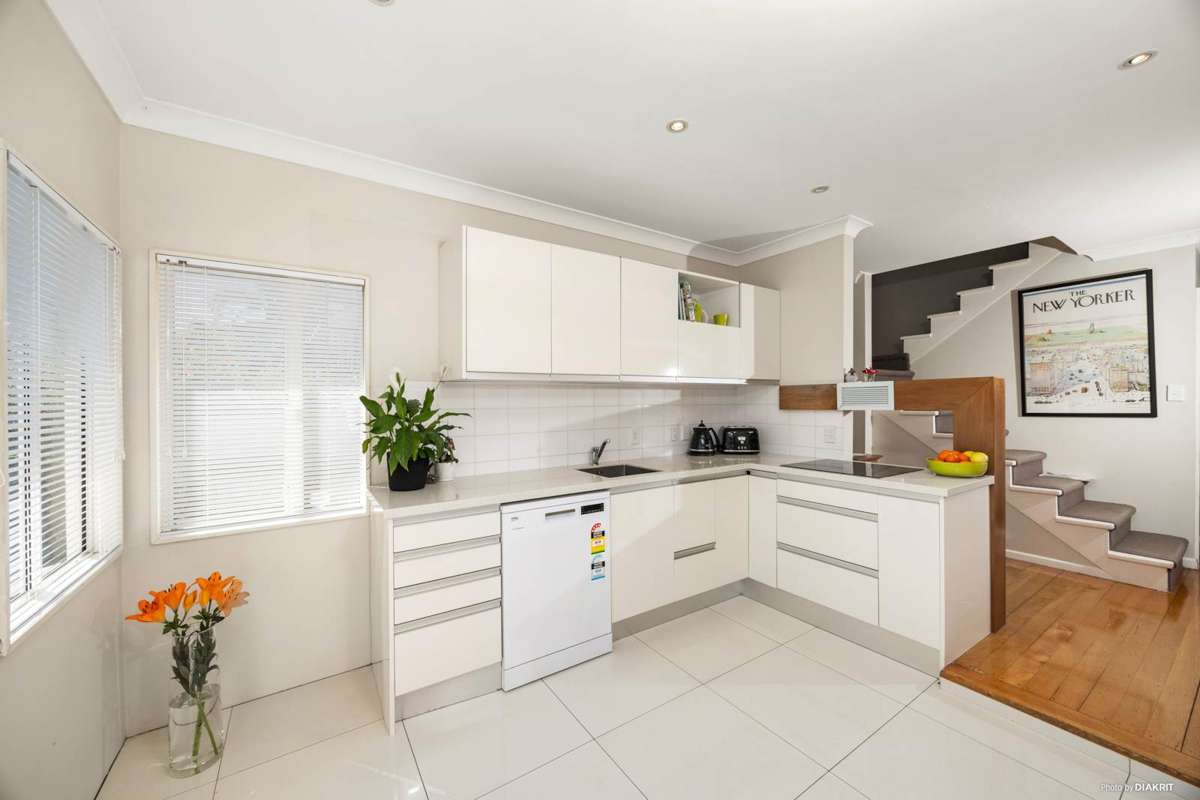 1/111 Beach Road_3
