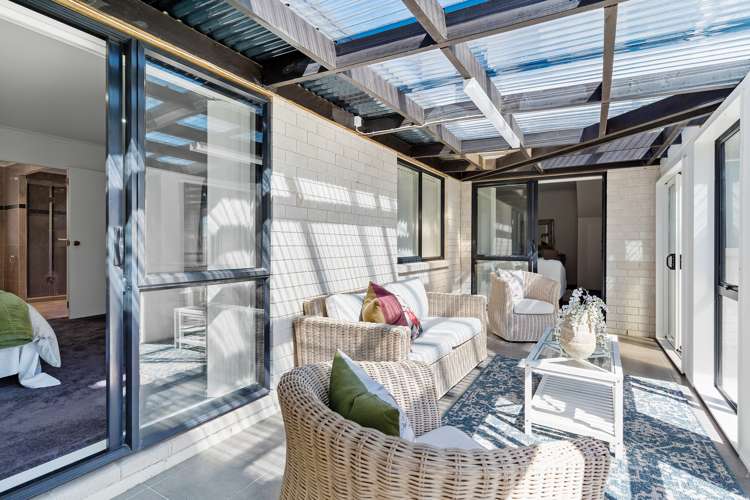 8 Lowburn Place Clover Park_10