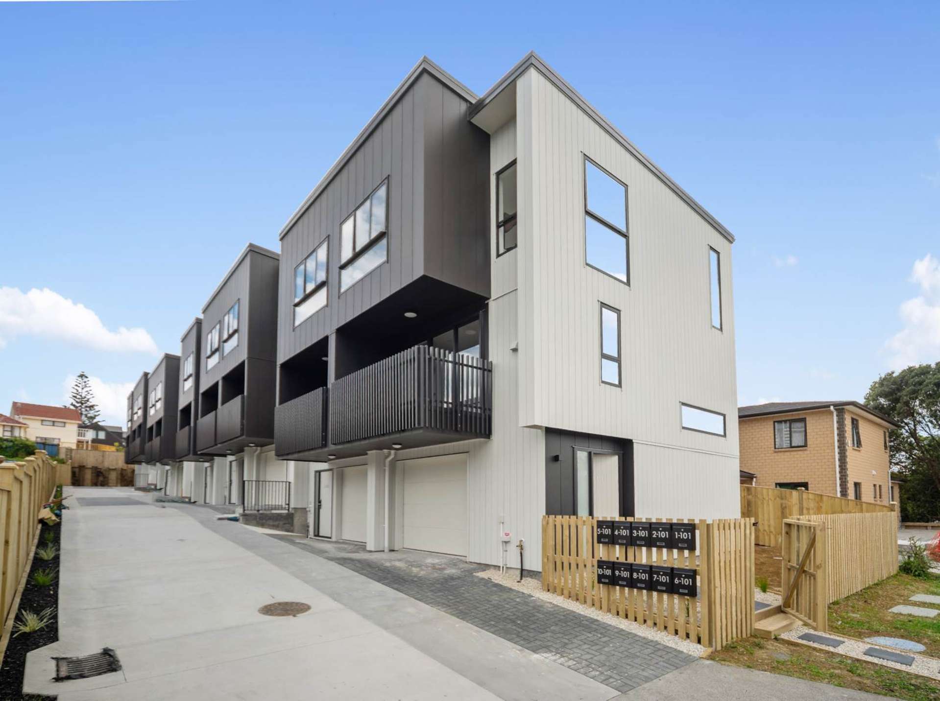 1/101 White Swan Road Mount Roskill_0