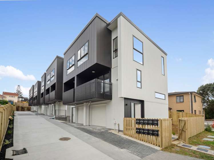 1/101 White Swan Road_0