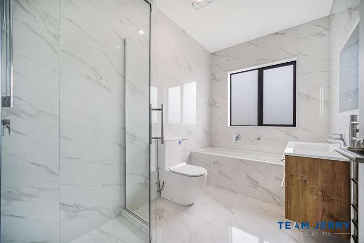 30 Dungloe Avenue Flat Bush_11