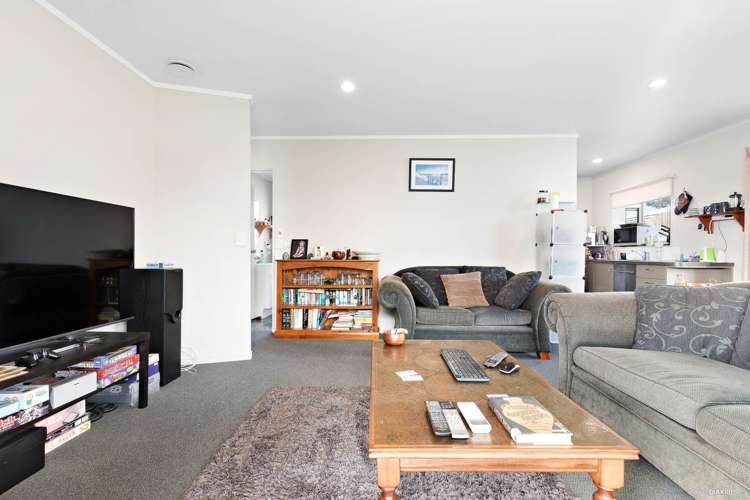 6 Maybelle Place Kelston_10