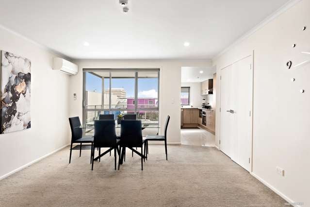 2/7 Vialou Street Hamilton Central_2