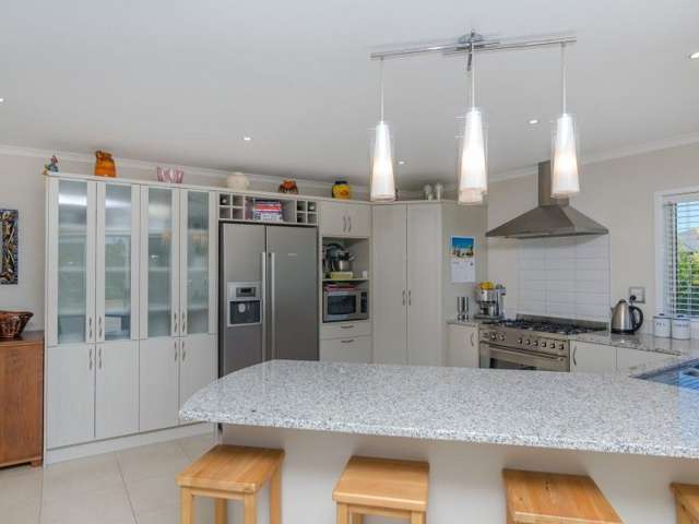 2 Camellia Lane Carterton_2