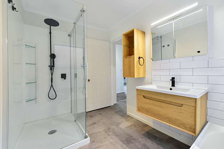 87 Dixon Road Glenview_12