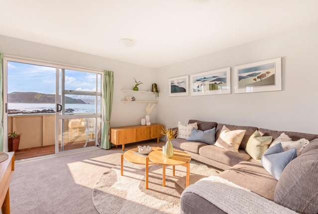 2/418 Queens Drive Lyall Bay_1
