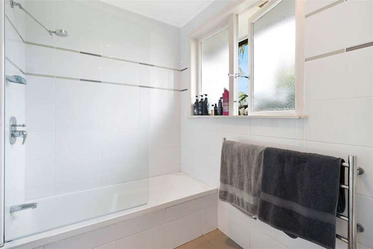 91 Cobham Crescent Kelston_10