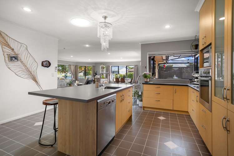 1 Heritage Close_1