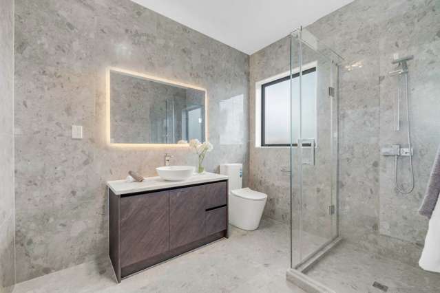 24 Ballyalton Crescent Flat Bush_4