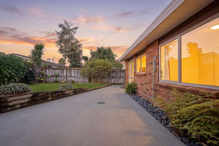 17A Tirimoana Road Te Atatu South_17