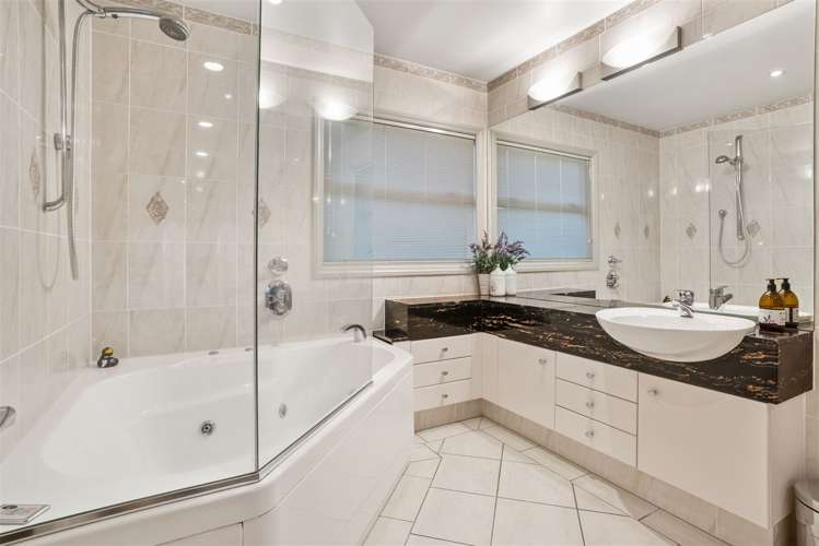 1/25 Churchill Road Murrays Bay_10